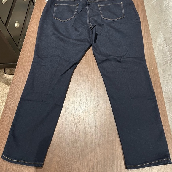 NWT- St John’s Bay, Size 2X, Mid-Rise Skinny Jean - Picture 4 of 4